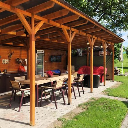 House Garden Hotell Turda Eksteriør bilde