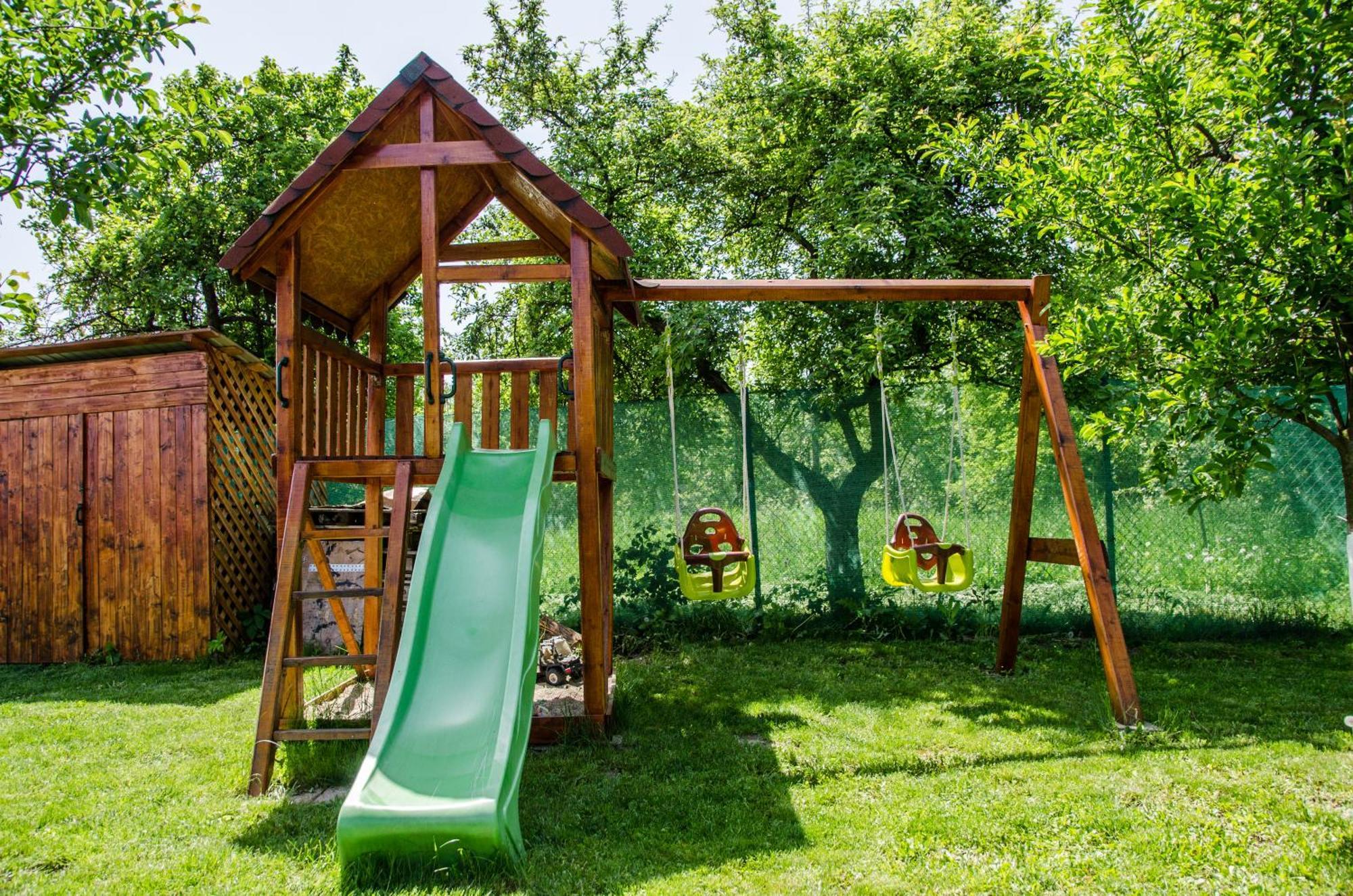 House Garden Hotell Turda Eksteriør bilde